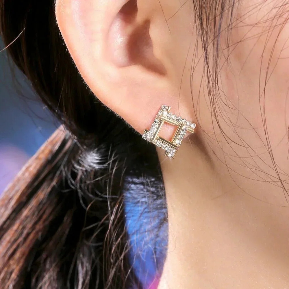 NEW 18K Gold Diamond Square Stud Earrings